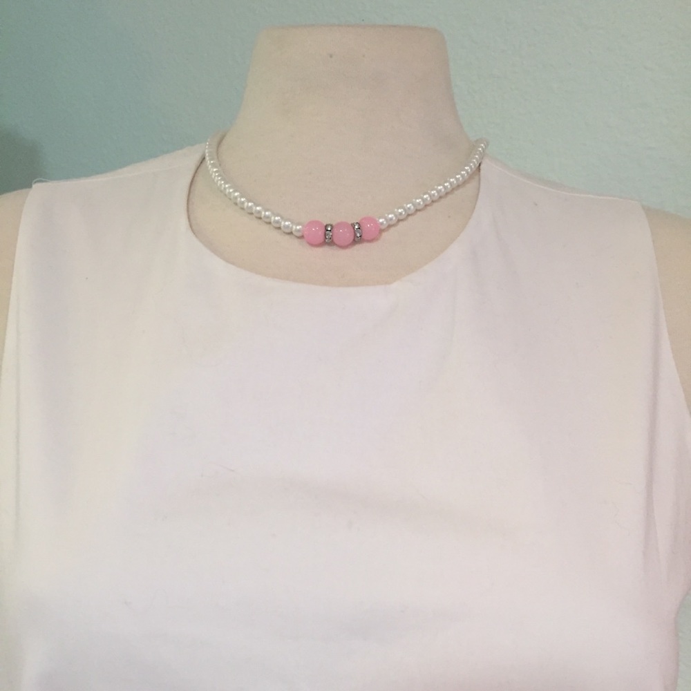 New Faux White Pearls & Pink Bead Necklace 20”.